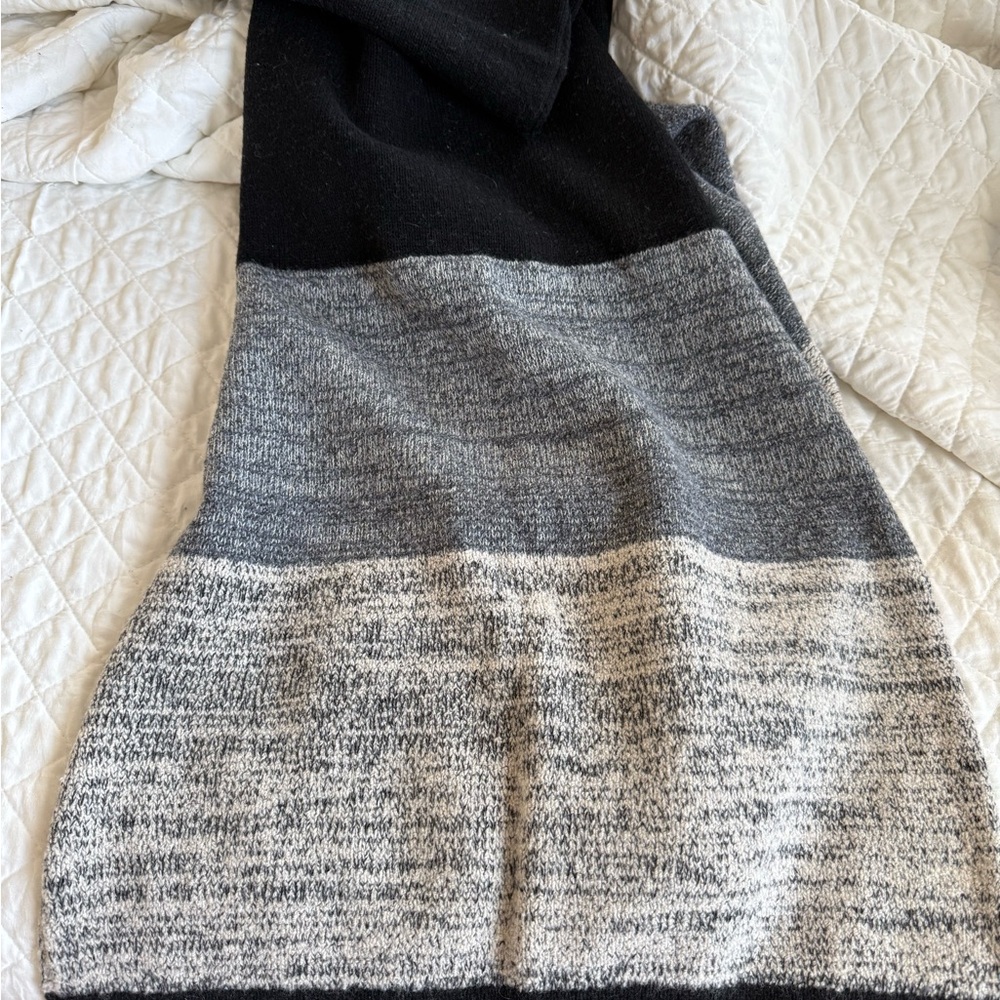 Athleta Scarf - Picture 2 of 5
